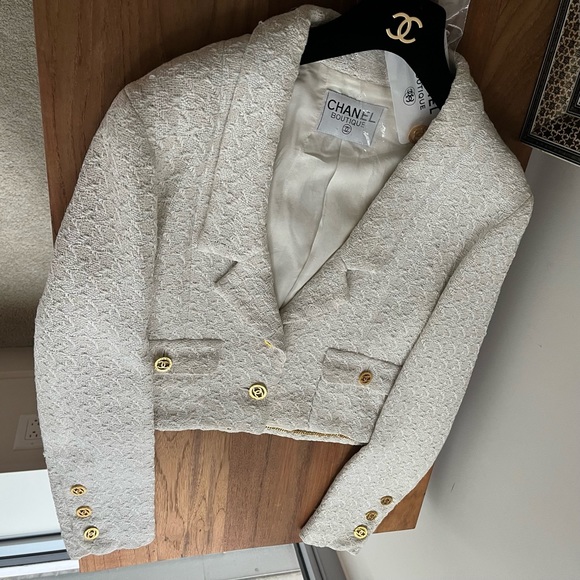 SOLD! 💔 Rare Vintage CHANEL 1993 SS Runway Tweed Cropped Jacket Blazer CC Logo - Picture 4 of 17